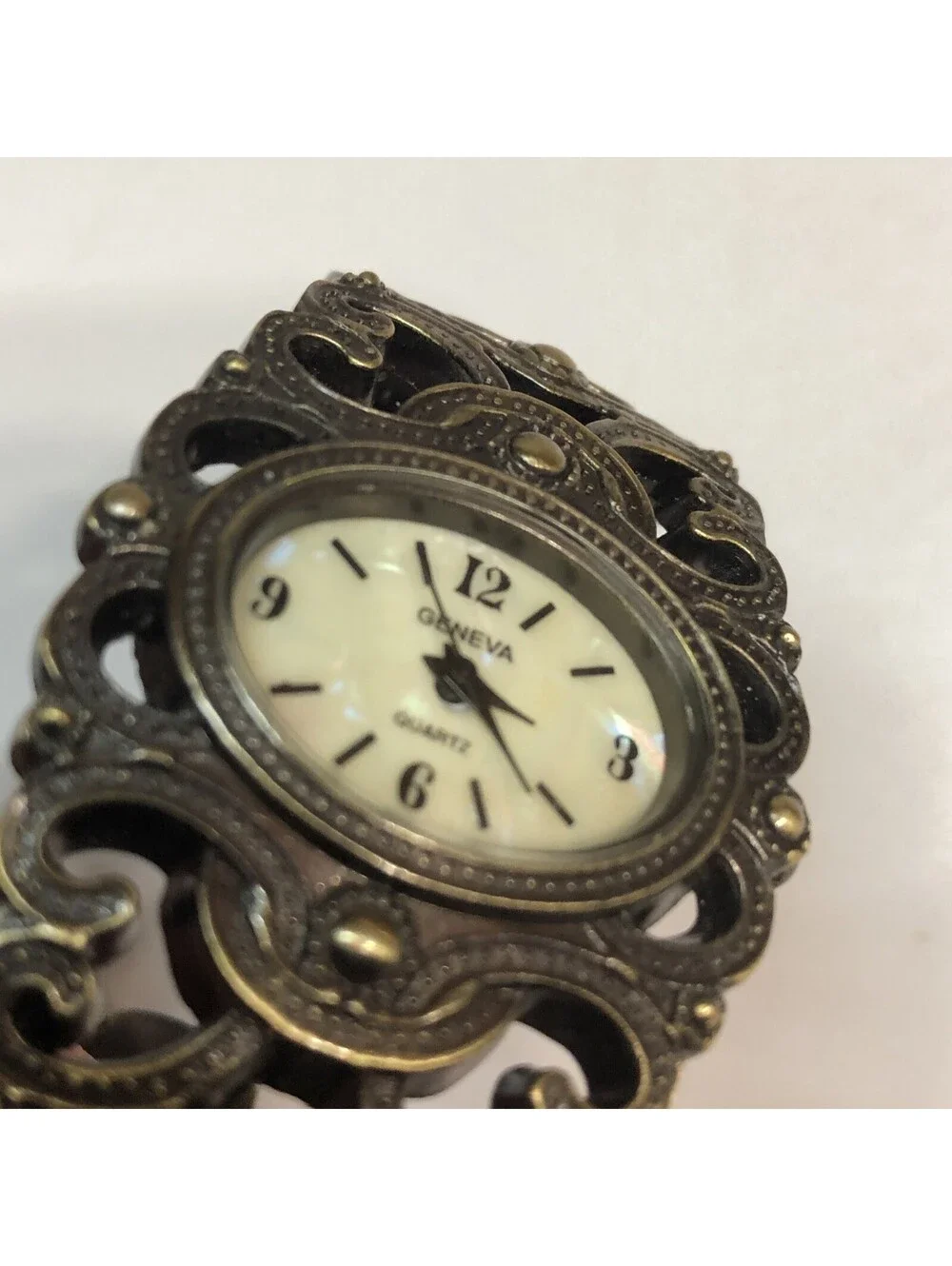Geneva Cuff Womens Watch Working gold tone sw-273